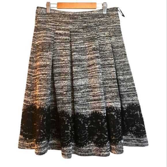 Karl Lagerfeld Tweed Lace Hem Marled Black Skirt Size 4 Feminine Coquette Girl - Picture 2 of 14